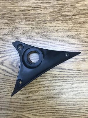 BMW K1200LT 1997-2009, КРЫШКА НАПРАВЛЯЮЩЕЙ ПЛАСТИНЫ ПРАВАЯ ДЕТАЛЬ # 46637685126 - Изображение 1 из 4