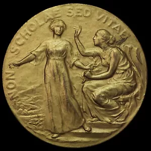 1983 Peabody Award Non Scholae Sed Vitae MACO Medal Gilt 38mm Hans Schuler - Picture 1 of 2