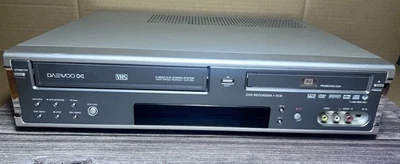 Daewoo DVR-S04 DVD Grabadora VCR Combo Reproductor - Para Piezas o Reparación - LEER Foto 1 de 4