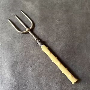 ANTIQUE VINTAGE WINGFIELD EPNS SILVER PLATE FAUX BONE HANDLED BREAD FORK - Picture 1 of 7