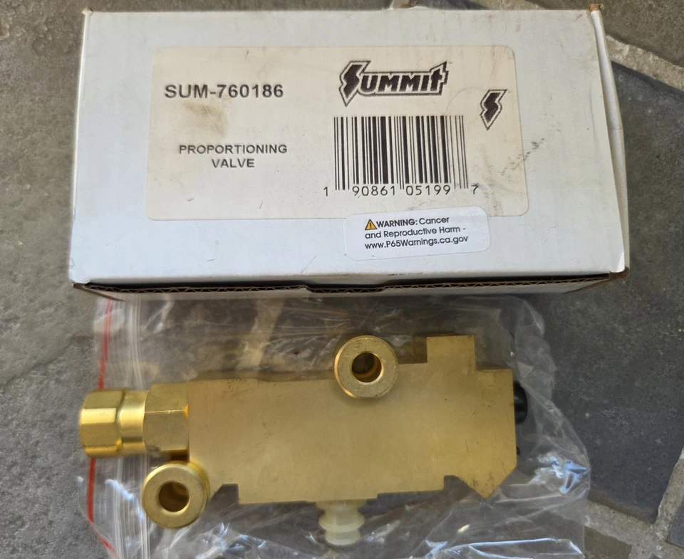 Summit Racing  SUM-760186 Power Brake Proportioning Valve Brass Jeep CJ Foto 1 de 4