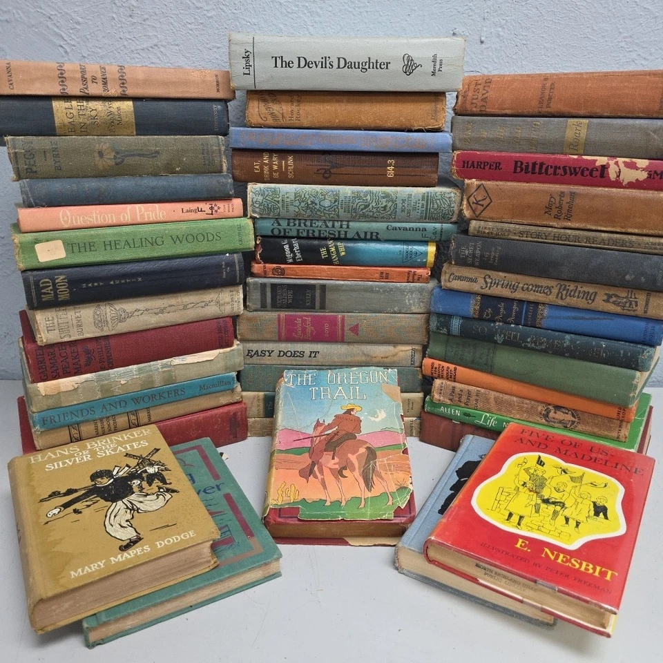 Lot of 20 Vintage Old Rare Antique Hardcover Books - Mixed Color - Random HC Foto 1 de 1