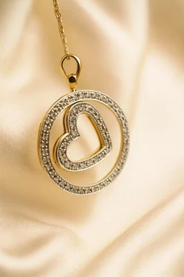 GTR 10K 黄金钻石点缀 双垂心形吊坠 G2U 项链 — 第 1/4 张图片