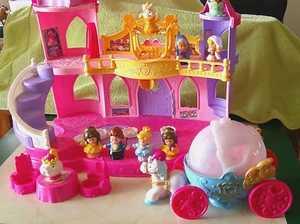 2015, FP Little People Disney Princess Palazzo musicale danzante, carrozza e altro! - Foto 1 di 24