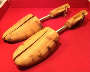 PAIR OF MEN'S "SHOE TREE" WOOD & METAL WITH LEATHER STRAPS - Picture 1 of 8