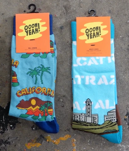 Oakland 2 Pack Crew Socks Mens Gift Large Cali Bear California Alcatraz Prison Cover