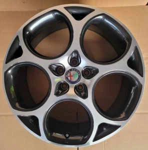 4 CERCHI IN LEGA 19" ORIGINALI ALFA TONALE STELVIO 5X110 USATI BICOLORE - Foto 1 di 2