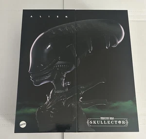Monster High Skullector Alien Doll Xenomorph IN HAND Mattel Creations - Foto 1 di 5