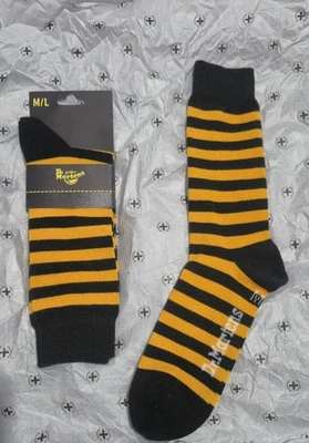 1 par de calcetines Dr.Martens clásicos originales rayas negras y amarillas. Reino Unido adulto 8-13 Foto 1 de 2