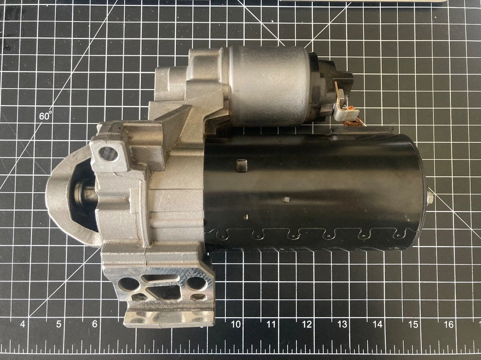 Motor De Arranque Original BMW 35d, 328d, 535d, 740Ld 12418581099, 12418574103 Foto 1 de 1