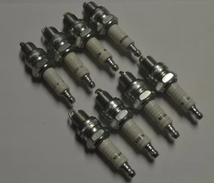 KEES F.J. Lawn Mowers | CHAMPION Spark Plug | RL95YC | Set 8 - Bild 1 von 3