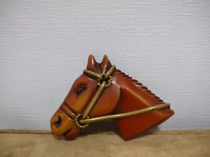 Bakelite Caramel Horse Head Pin Brooch Brass Bridle Reins Glass Eye Vintage - Picture 1 of 6