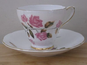 Juego de taza de té y platillo vintage de porcelana de hueso delfín con rosas rosadas - Imagen 1 de 12