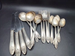 WM A ROGERS Oneida LTD La ronnie SILVERPLATE Spoons, Knifes, Forks~16 - Picture 1 of 13