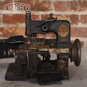 Singer 81-11 Overlock Machine - For Parts - Picture 1 of 9