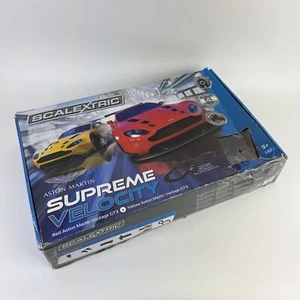 Scalextric Aston Martin Supreme Velocity Set Juego de carreras en caja GT3 rojo/amarillo - Imagen 1 de 11