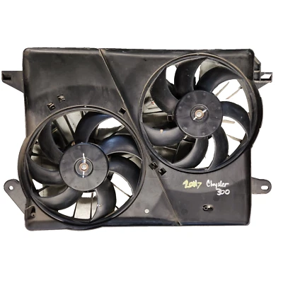 05-10 Chrysler 300 Conjunto de ventilador de radiador de refrigeración de doble motor OEM Foto 1 de 4