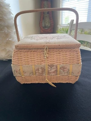 Cesta de costura grande vintage Azar con bandeja de noción de pestillo, tapiz floral 11X11X8 Foto 1 de 4