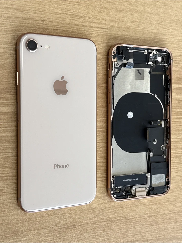 Repuesto Carcasa Trasera Original iPhone 8 Oro Rosa con Piezas Pequeñas Grado B Foto 1 de 1