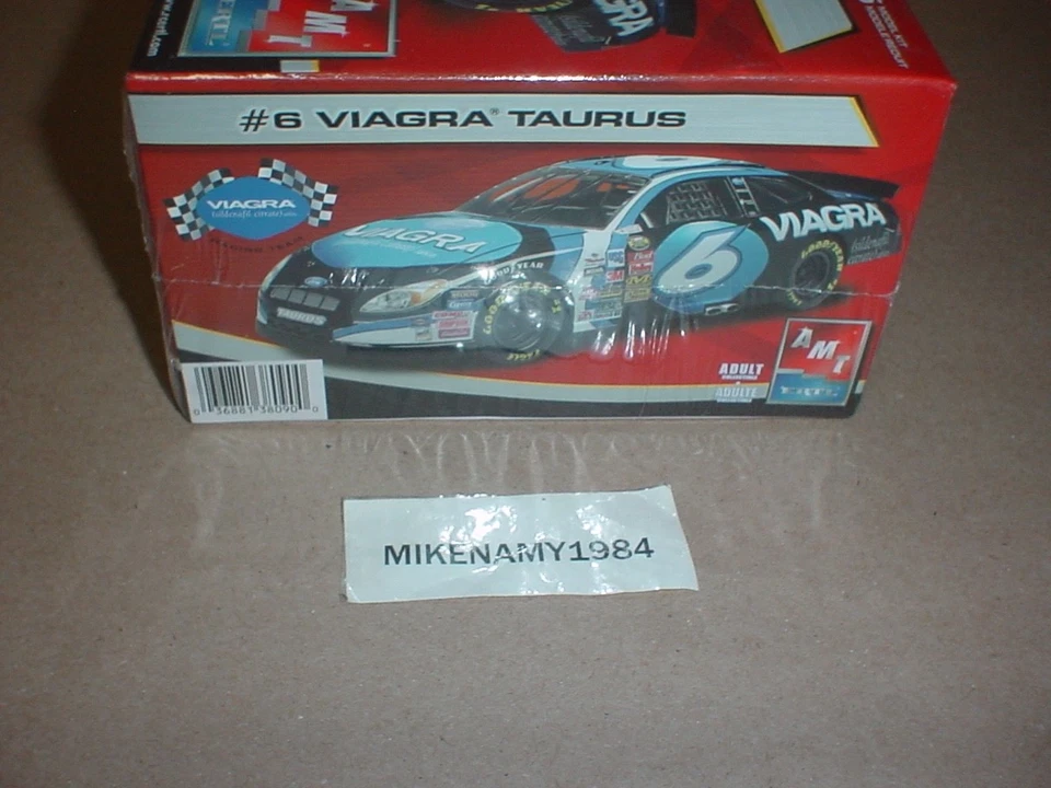 AMT ERTL Model Kit Richard Petty STP Grand Prix NASCAR Race Car 1 25