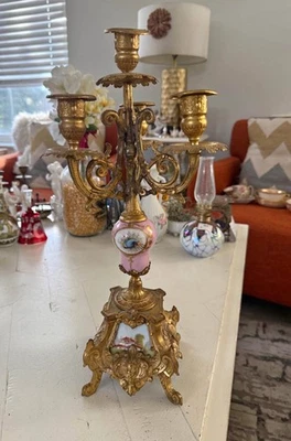 Antiguo candelabro francés Louis XV pintado a mano porcelana culpa bronce Foto 1 de 4