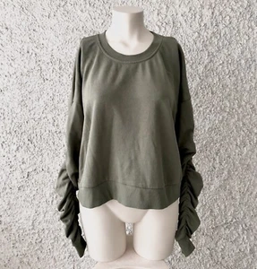 FOREVER 21 PULLOVER CROP TOP VERDE MILITARE CACHI KAKI PARTICOLARE ARRICCIATO - Foto 1 di 6