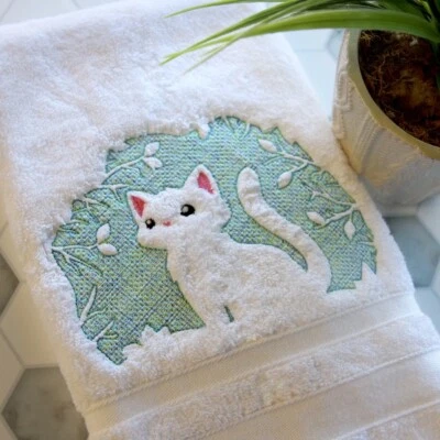 Toalla decorativa bordada y en relieve inspirada en gatito gatito gato mascota Foto 1 de 3