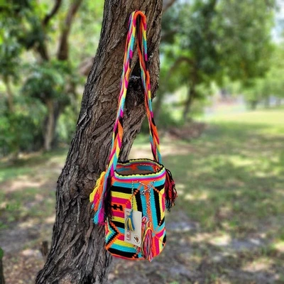 Bolso Boho Colombiano 🇨🇴 Hecho a Mano Grande Tribu Wayuu Mochila Cubo MULTICOLOR Foto 1 de 4