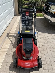 NEW Toro Recycler 22-in 60V Self-Propelled Battery Walk Behind Mower #21469 - Picture 1 of 6