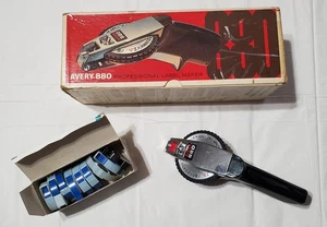 Avery 880 Professional Label Maker with Tape Ribbons in Box - Picture 1 of 10