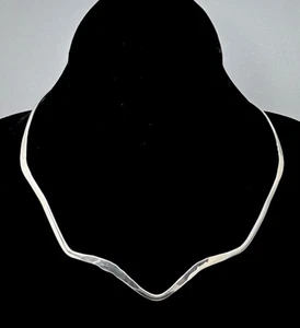 Beautiful sterling Silver 925 Modernist Wave V Collar Necklace - Picture 1 of 4
