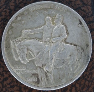 1925 Stone Mountain Half Dollar Commemorative US Mint 50C Coin 90% Silver - Picture 1 of 2