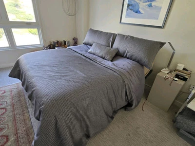 Adjustable Bed Base With Wireless Remote Control, 750 Lbs Capacity Foto 1 de 3