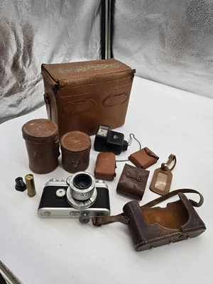 Rare Argus C44 Rangefinder Camera With Lens and Leather Cases T - Image 1 of 4