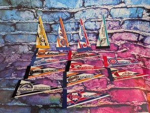 MLB Vintage 1990s Lot of 14 Mini Logo Baseball Pennants Pirates Braves Expos - Bild 1 von 16