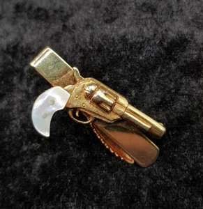 Vintage Gold Plated Tie Bar Clip - Pearl Handled Revolver Pistol Hand Gun - Picture 1 of 7