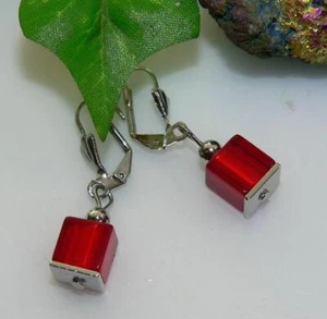 Ohrringe Ohrstecker Ohrhänger Würfel  Harz / Resin rot Modeschmuck  369a  - Bild 1 von 1