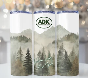 KUNDENSPEZIFISCHER ADK BERGE/KIEFERNBECHER 20 OZ (JEDE STADT ODER NAME) - Bild 1 von 1