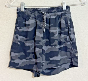 Athleta Girl Play More Shorts Black Camo Excellent Condition Size 8-10 Girls - Picture 1 of 2