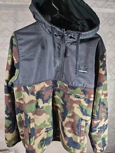 Exterior masivo - Talla mediana - Vellón camuflado - Top y capucha negros - Ver fotos - Imagen 1 de 9