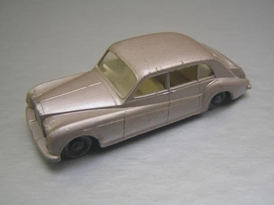Matchbox Regular Wheels #44 Rolls Royce Phantom silver-champagne Lesney VGC-EXC - Image 1 of 4