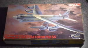 Vintage DML 1/200 BOEING B-52H Stratofortress #2002 Open Box - Bild 1 von 2