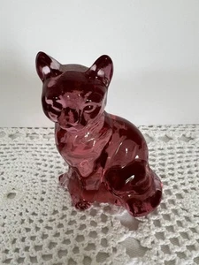 Vintage Collectable Fenton Cat Sitting Light Cranberry Pink - Picture 1 of 8