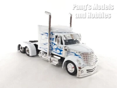 Custom International LoneStar Extended Cab Truck 1/43 Scale Diecast Model WHITE - Image 1 of 4