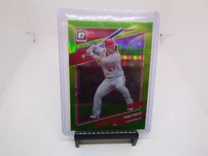 Mike Trout 2021 Donruss Optik Limettengrün # 174 - Bild 1 von 1