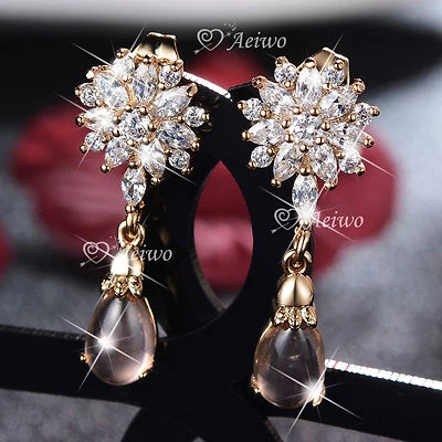 18K YELLOW GOLD GF MADE WITH SWAROVSKI CRYSTAL STUD FLOWER EARRINGS - image 1 of 4
