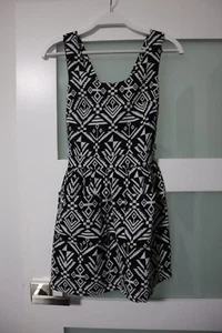 New With Tag - Saboskirt black/white tapestry feel fabric pinafore dress size 6 - Picture 1 of 3