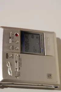 SHARP MT 831 portable minidisc player recorder. - Picture 1 of 4