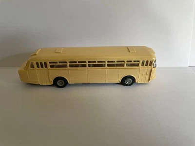 SES Ikarus 66 Bus beige 2tür. 1zu87 ohne Schachtel - Bild 1 von 4