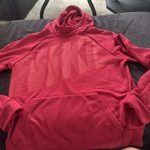 Youth Size XL Nike Dri-Fit Hoodie Red And Orange - Picture 1 of 10